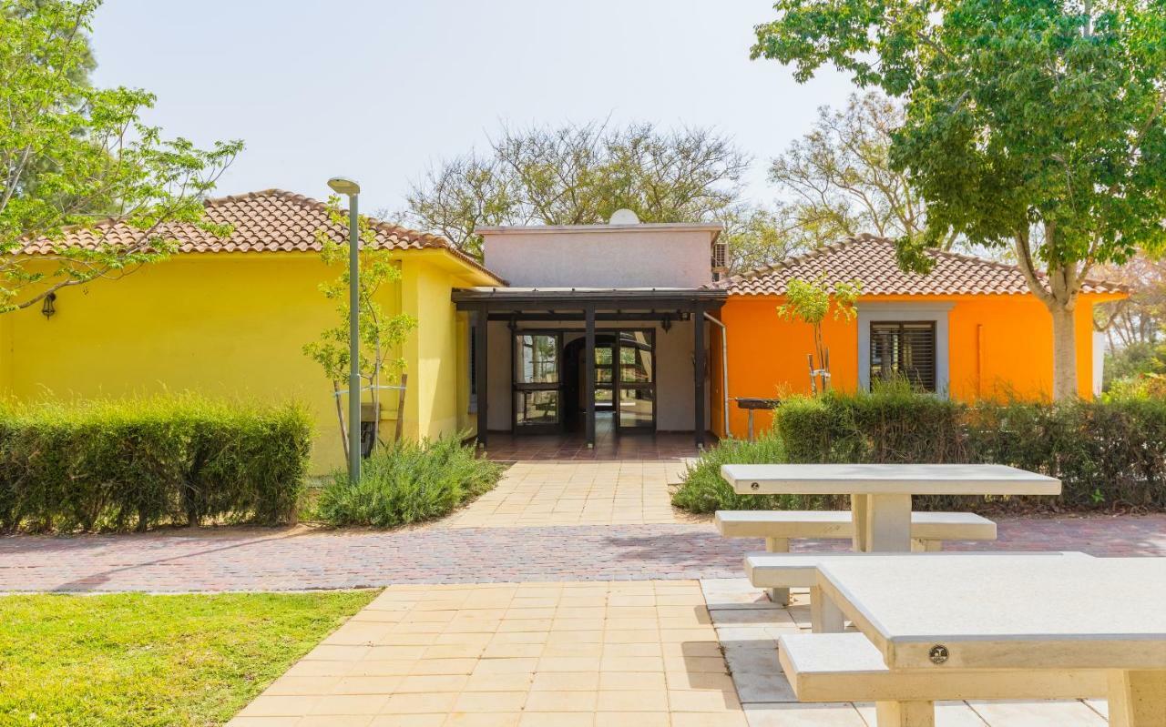 Villa Gvulot - Kibbutz Experience Gevulot Esterno foto